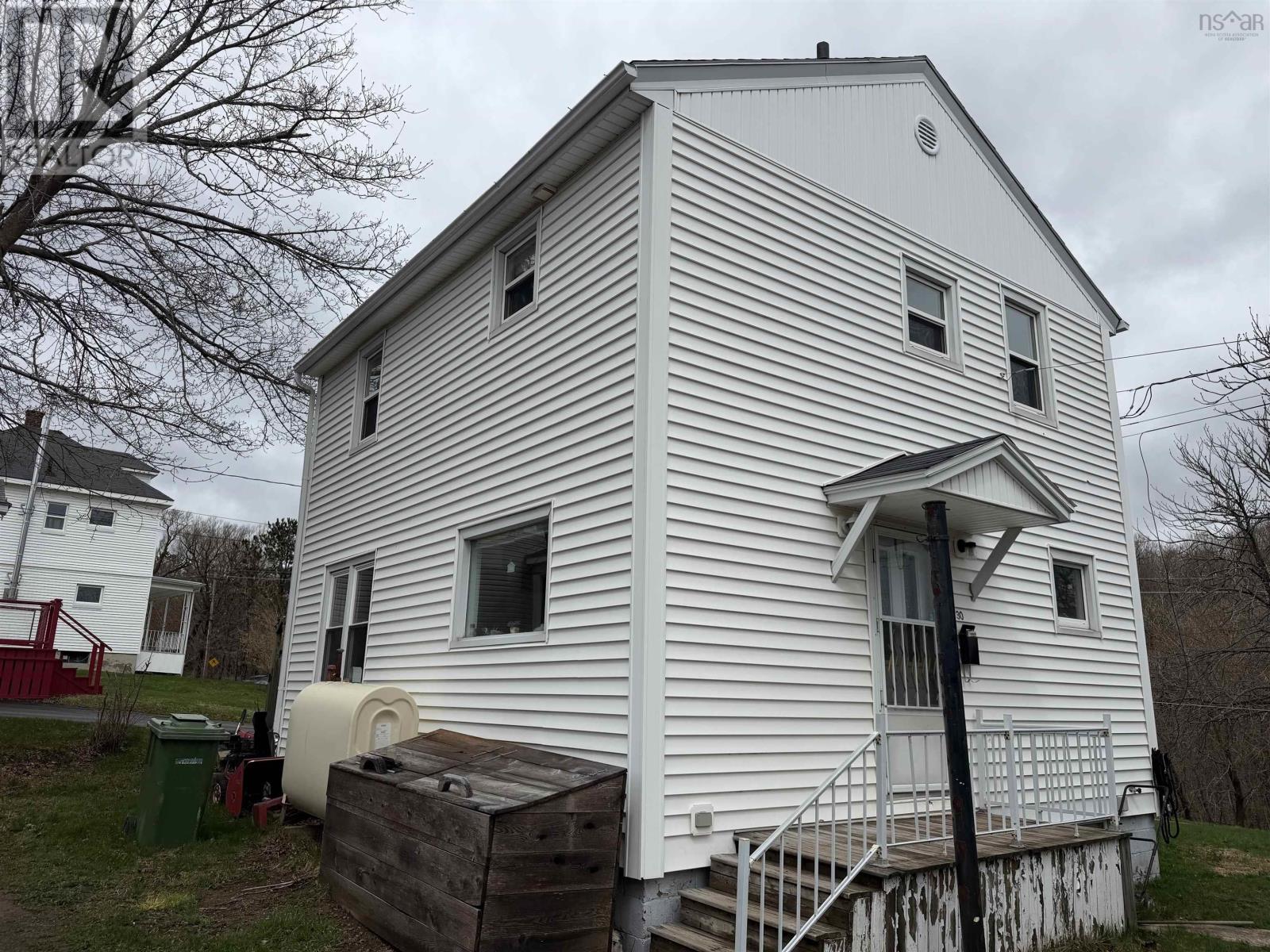 30 Munroe Avenue, New Glasgow, Nova Scotia  B2H 2E5 - Photo 2 - 202610304