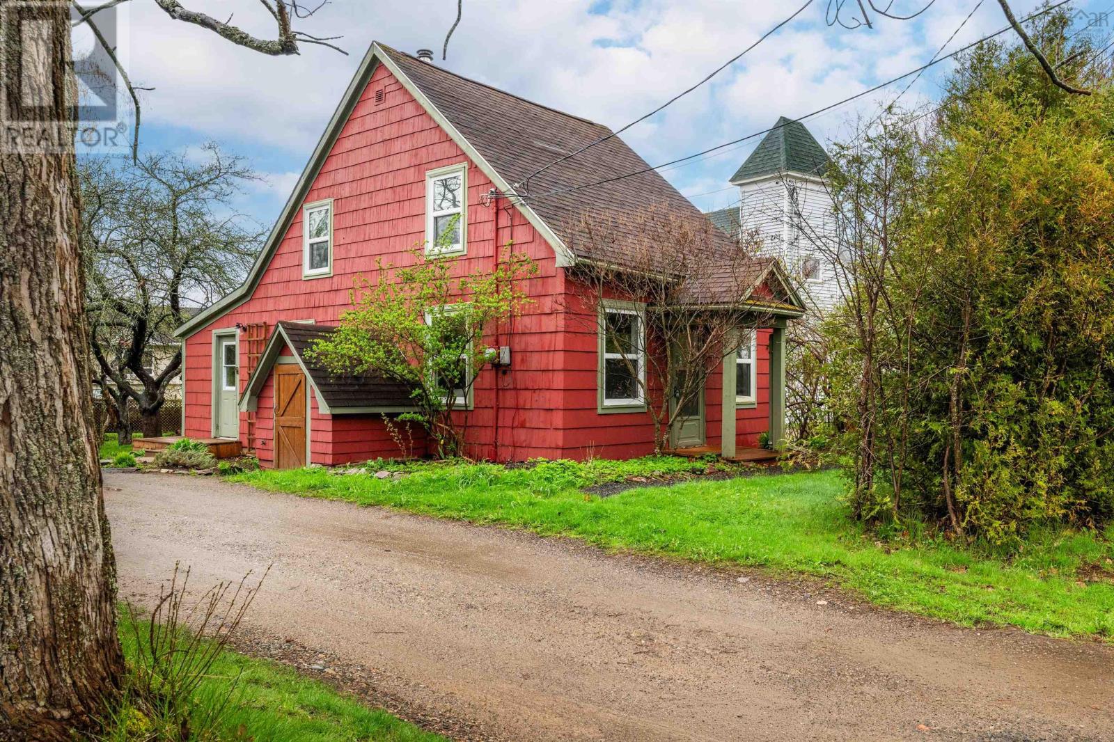 74 Highland Avenue, wolfville, Nova Scotia