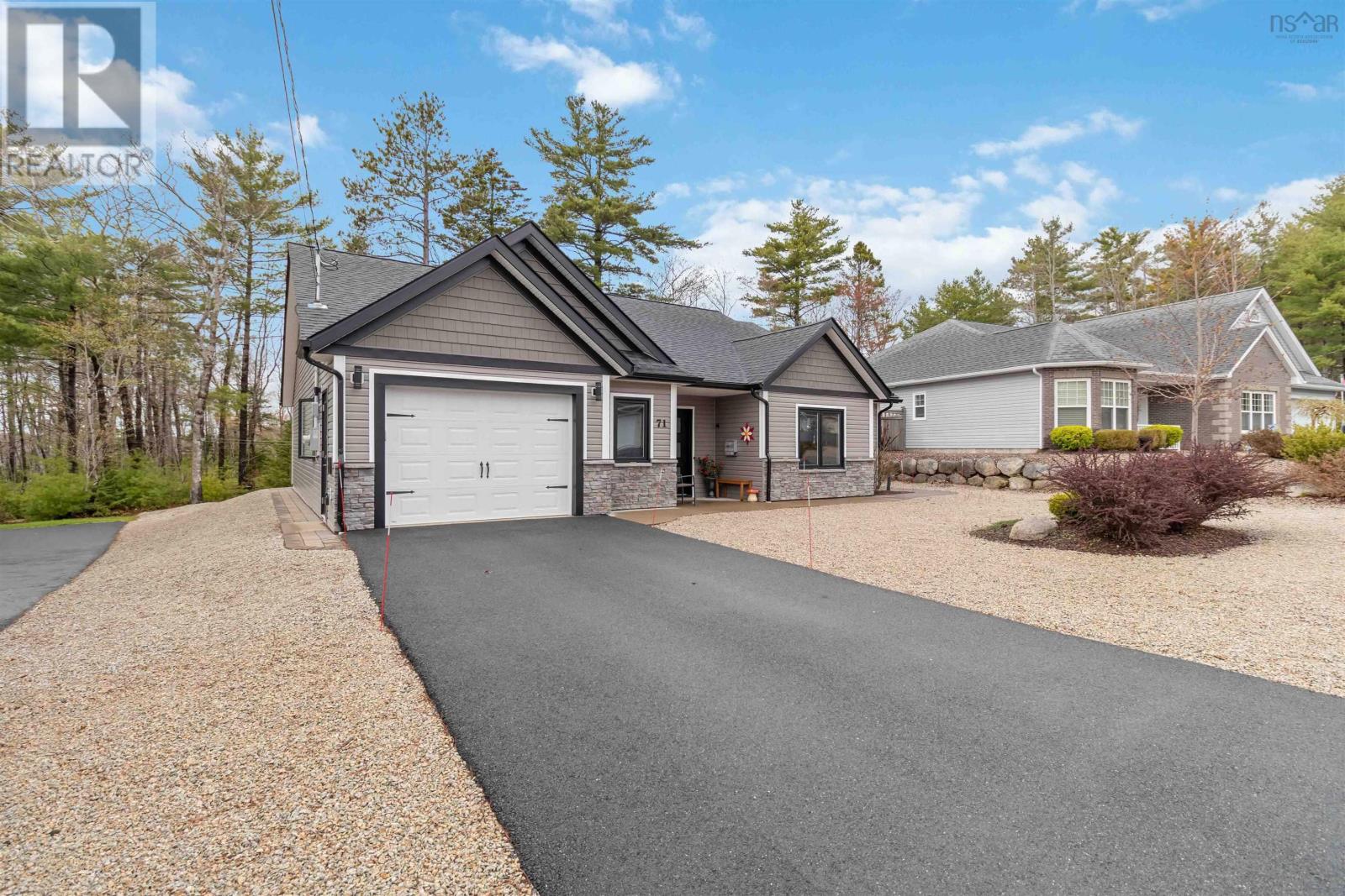 71 Acorn Drive, Bridgewater, Nova Scotia  B4V 8Z3 - Photo 2 - 202610709