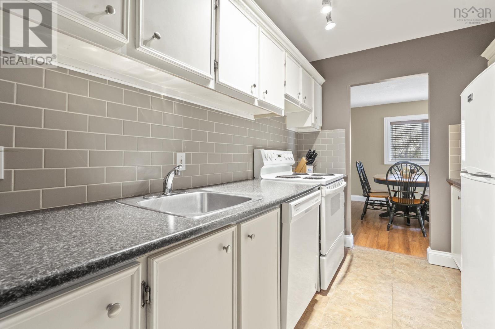 401 28 Brookdale Crescent, Dartmouth, Nova Scotia  B3A 2R5 - Photo 10 - 202610723