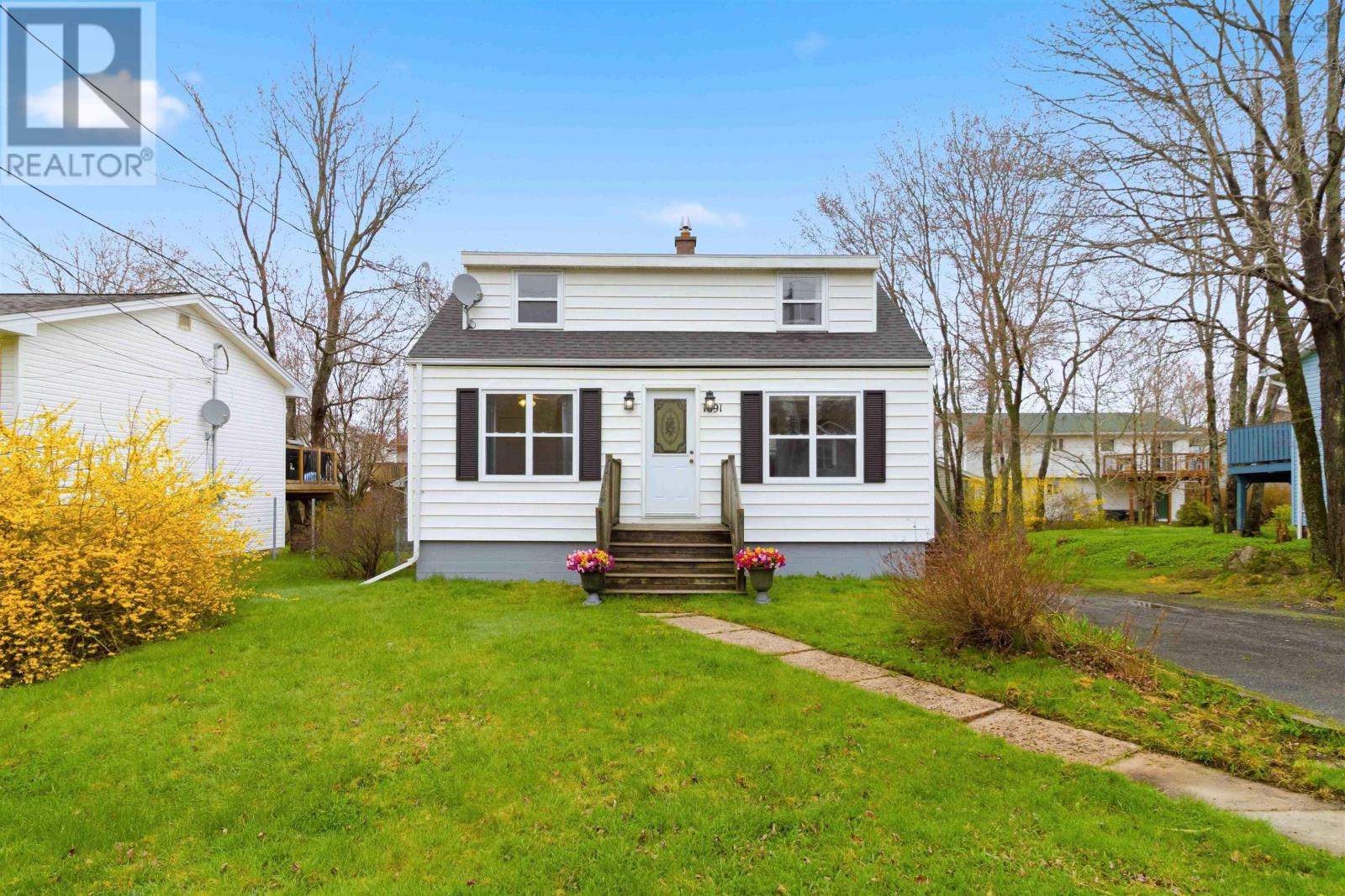 1691 St. Margaret's Bay Road, Timberlea, Nova Scotia  B3T 1B4 - Photo 2 - 202610738