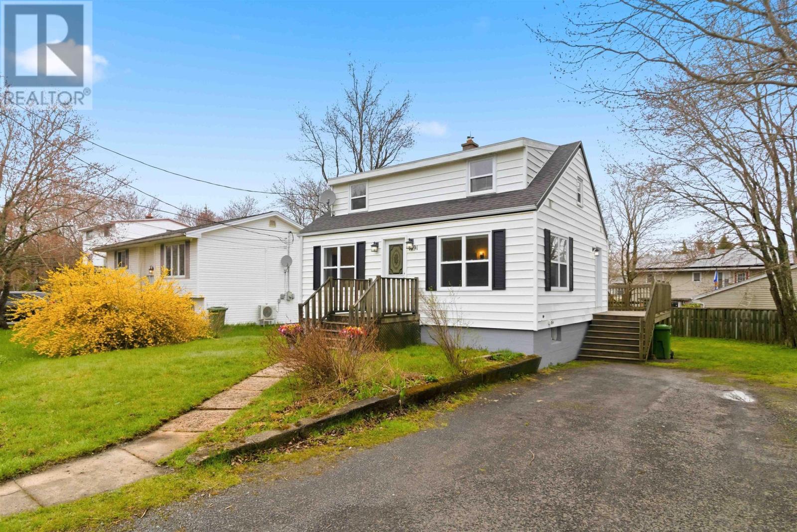 1691 St. Margaret's Bay Road, Timberlea, Nova Scotia  B3T 1B4 - Photo 3 - 202610738
