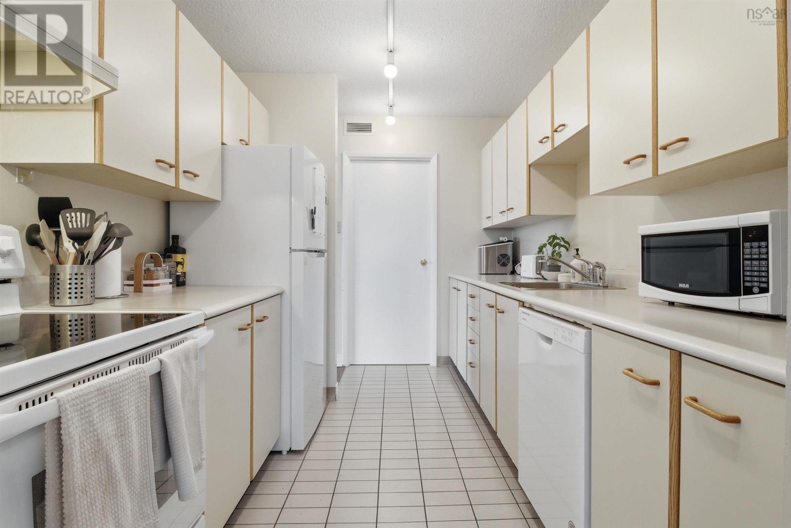1014 45 Vimy Avenue, Halifax, Nova Scotia  B3M 4C5 - Photo 16 - 202610894