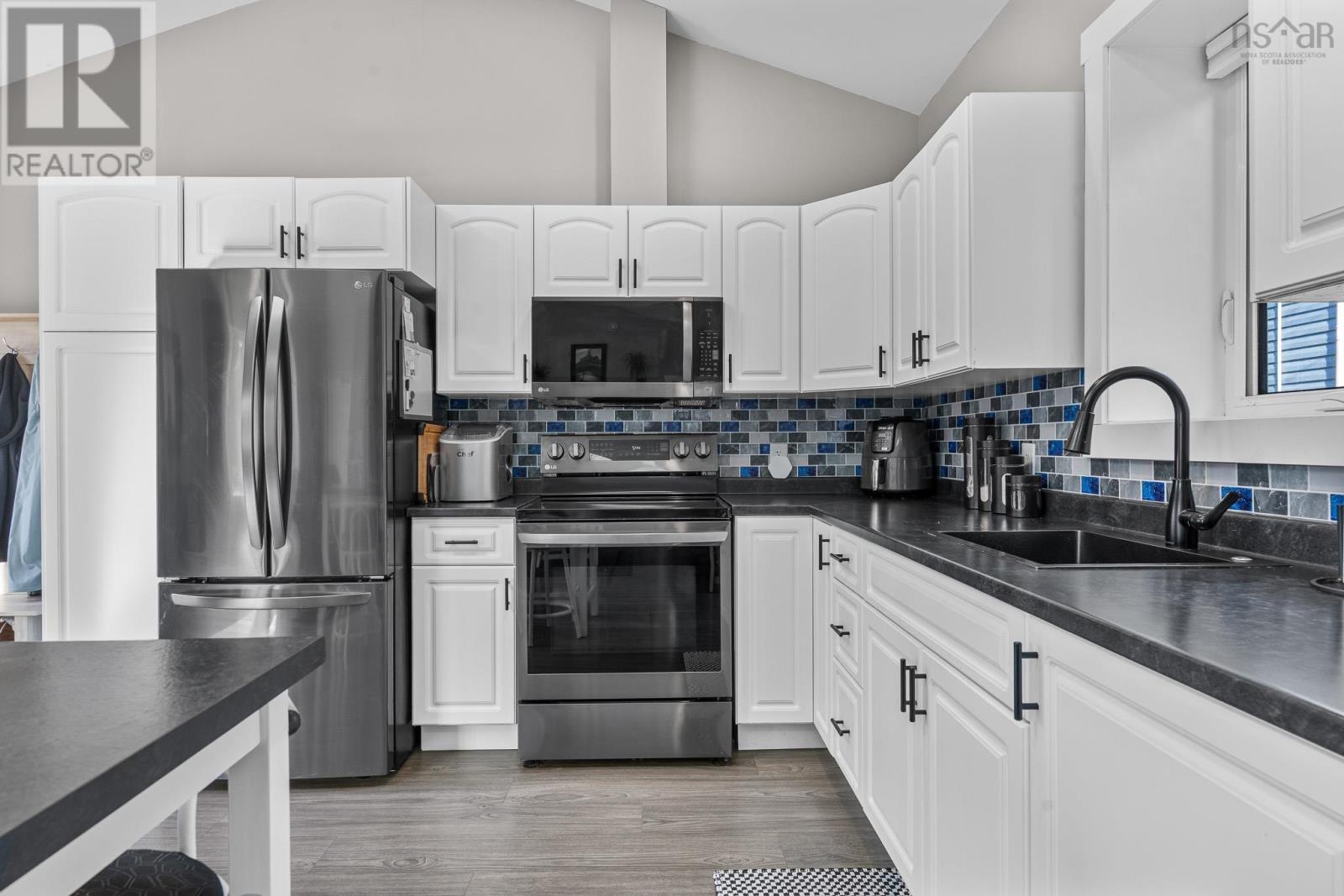 12 Wamphray Crescent, Dartmouth, Nova Scotia  B2W 4Y6 - Photo 17 - 202610922