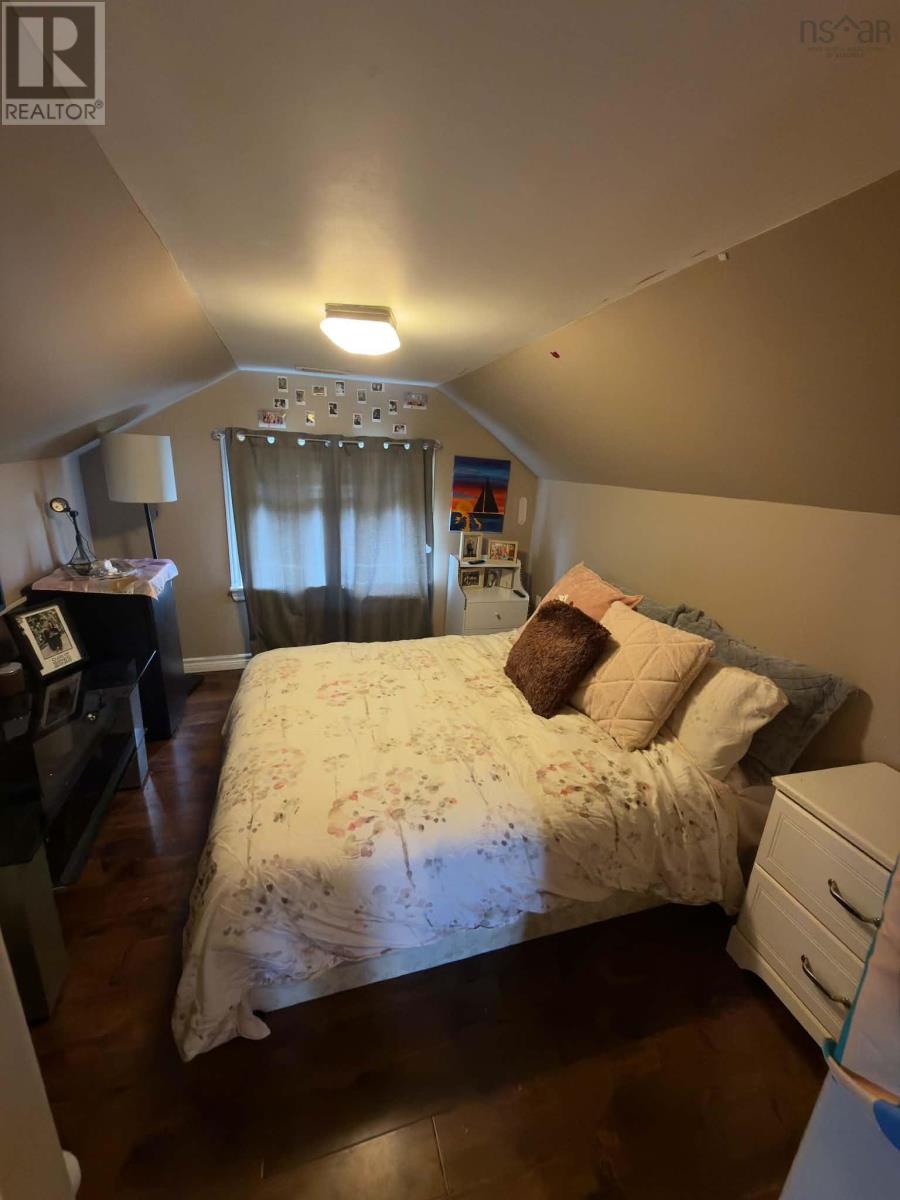 143 Lake Road, Glace Bay, Nova Scotia  B1A 2G8 - Photo 12 - 202610943