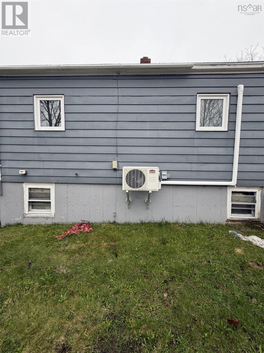 234 Douglas Avenue, Glace Bay, Nova Scotia  B1A 1C1 - Photo 3 - 202611143