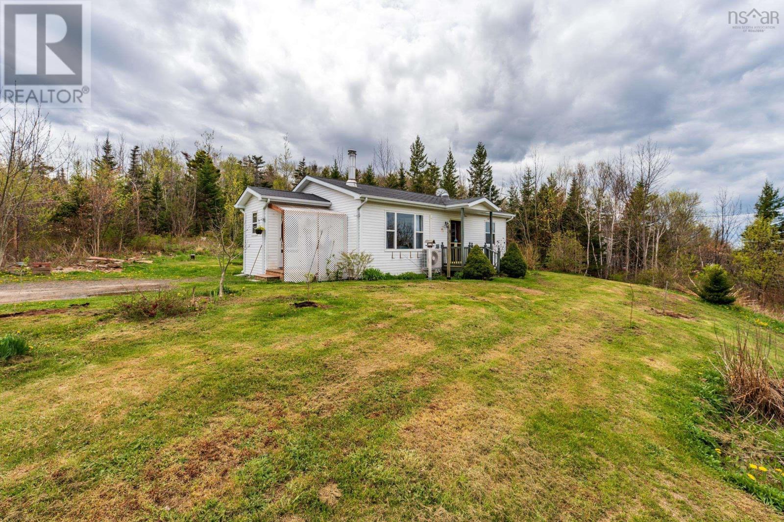 28 Longley Mountain Road, Youngs Cove, Nova Scotia  B0S 1L0 - Photo 2 - 202611325