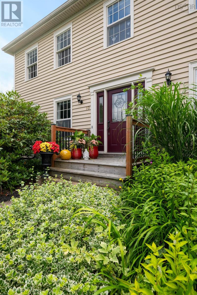 10 Mount Royal Court, Dartmouth, Nova Scotia  B3A 4R5 - Photo 2 - 202611490