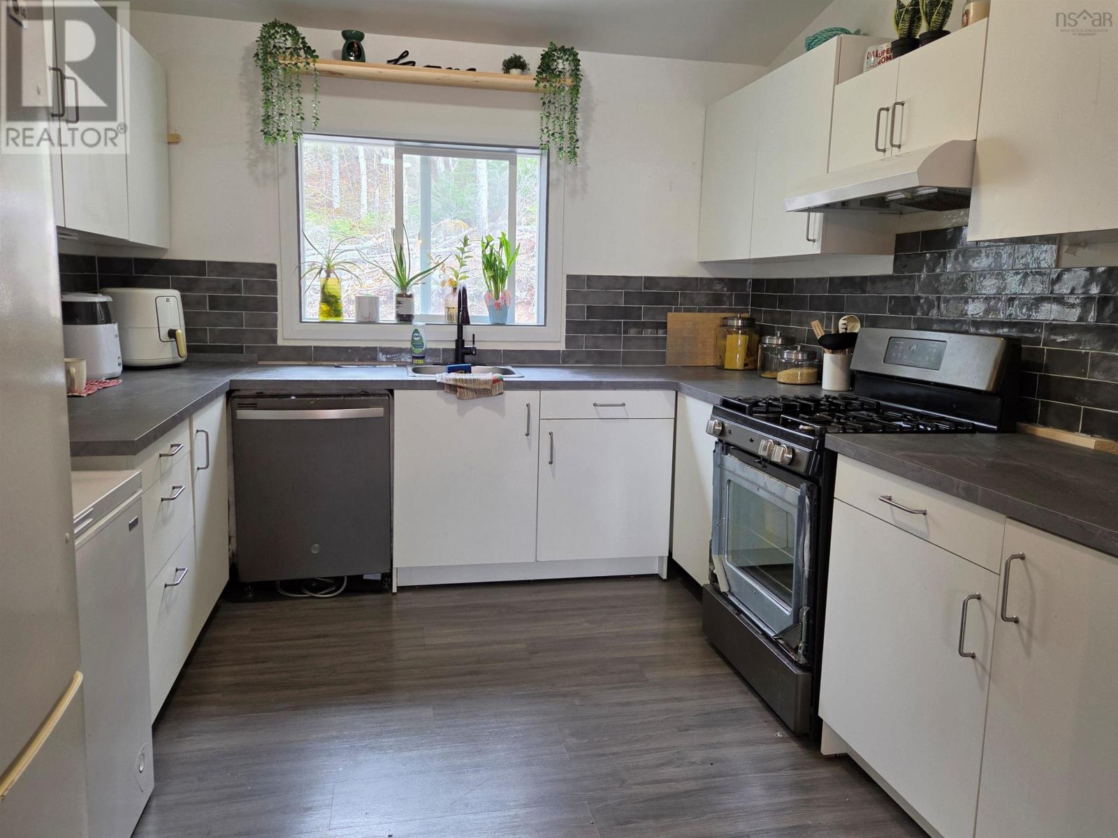 6711 East Bay Highway, Big Pond, Nova Scotia  B1J 0B7 - Photo 10 - 202611564