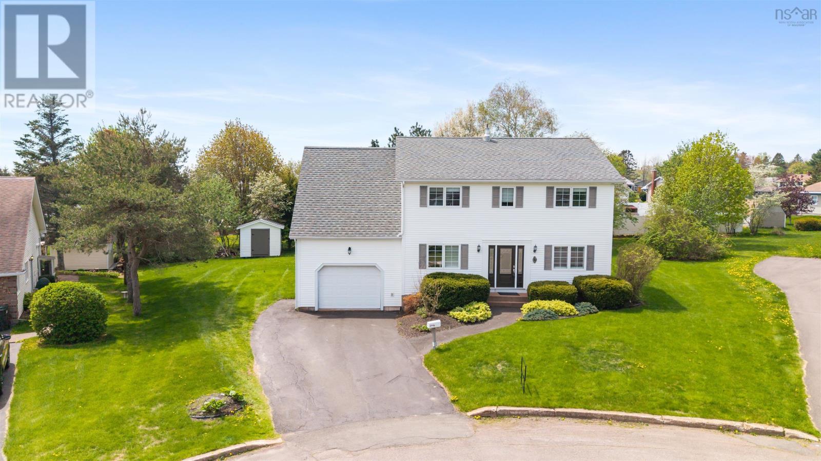8 Penny Lane, amherst, Nova Scotia
