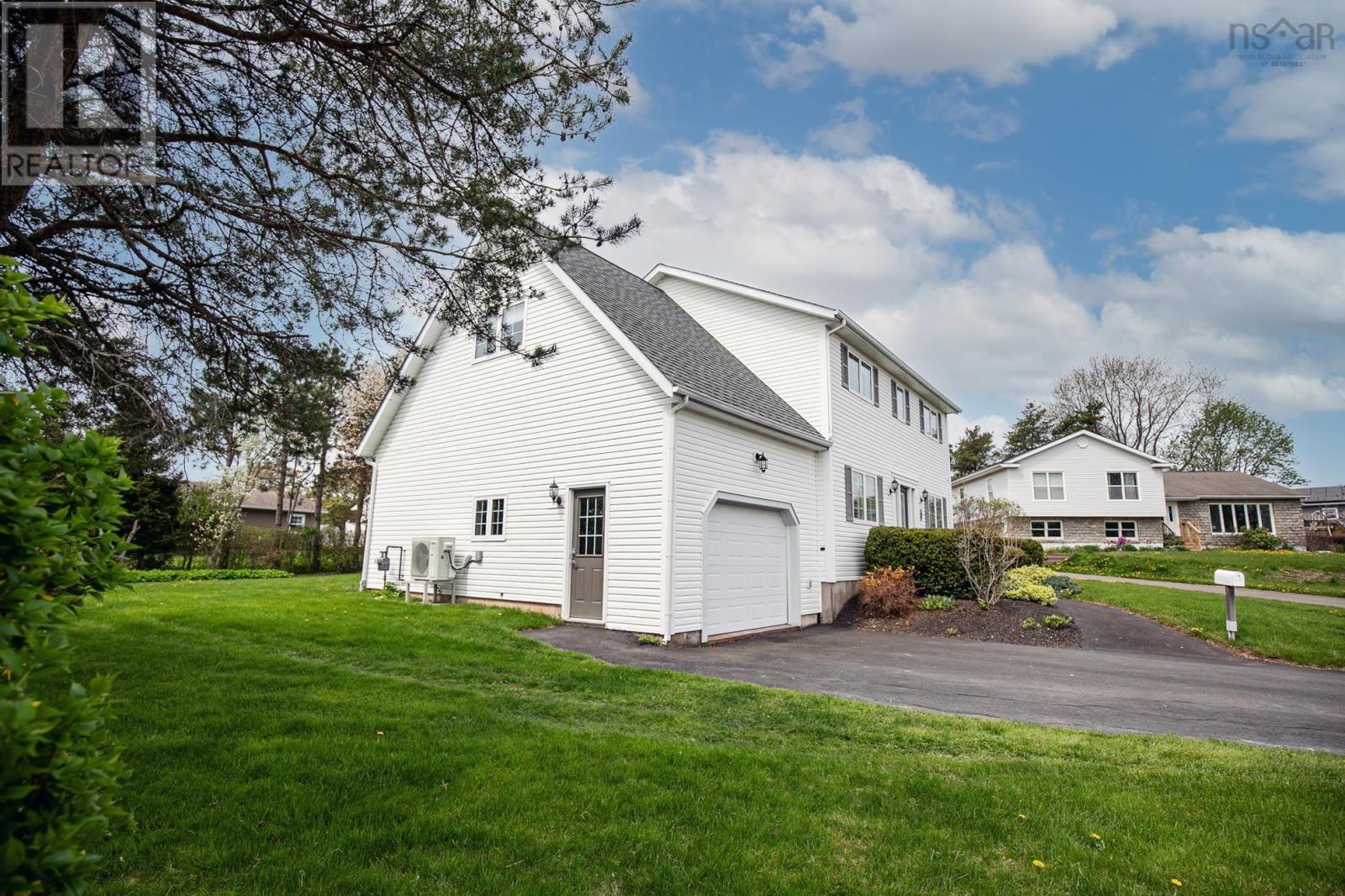 8 Penny Lane, Amherst, Nova Scotia  B4H 4V4 - Photo 6 - 202611890