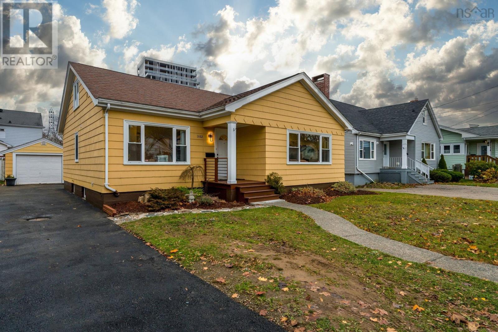 3162 Romans Avenue, Halifax, Nova Scotia  B3L 3W9 - Photo 2 - 202611958