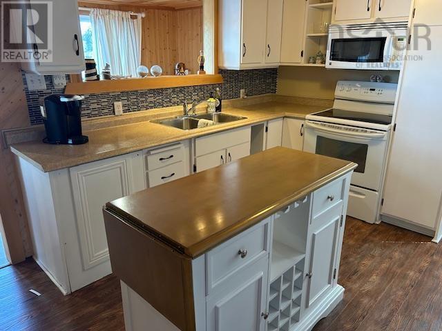 10485 Grenville Street, St. Peter's, Nova Scotia  B0E 3B0 - Photo 2 - 202612006