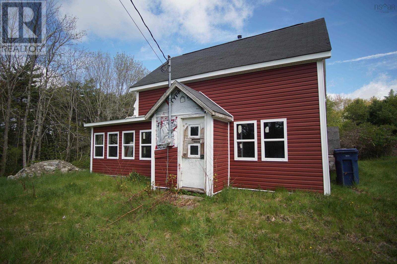 94 Transvaal Street, Shelburne, Nova Scotia  B0T 1W0 - Photo 3 - 202612241