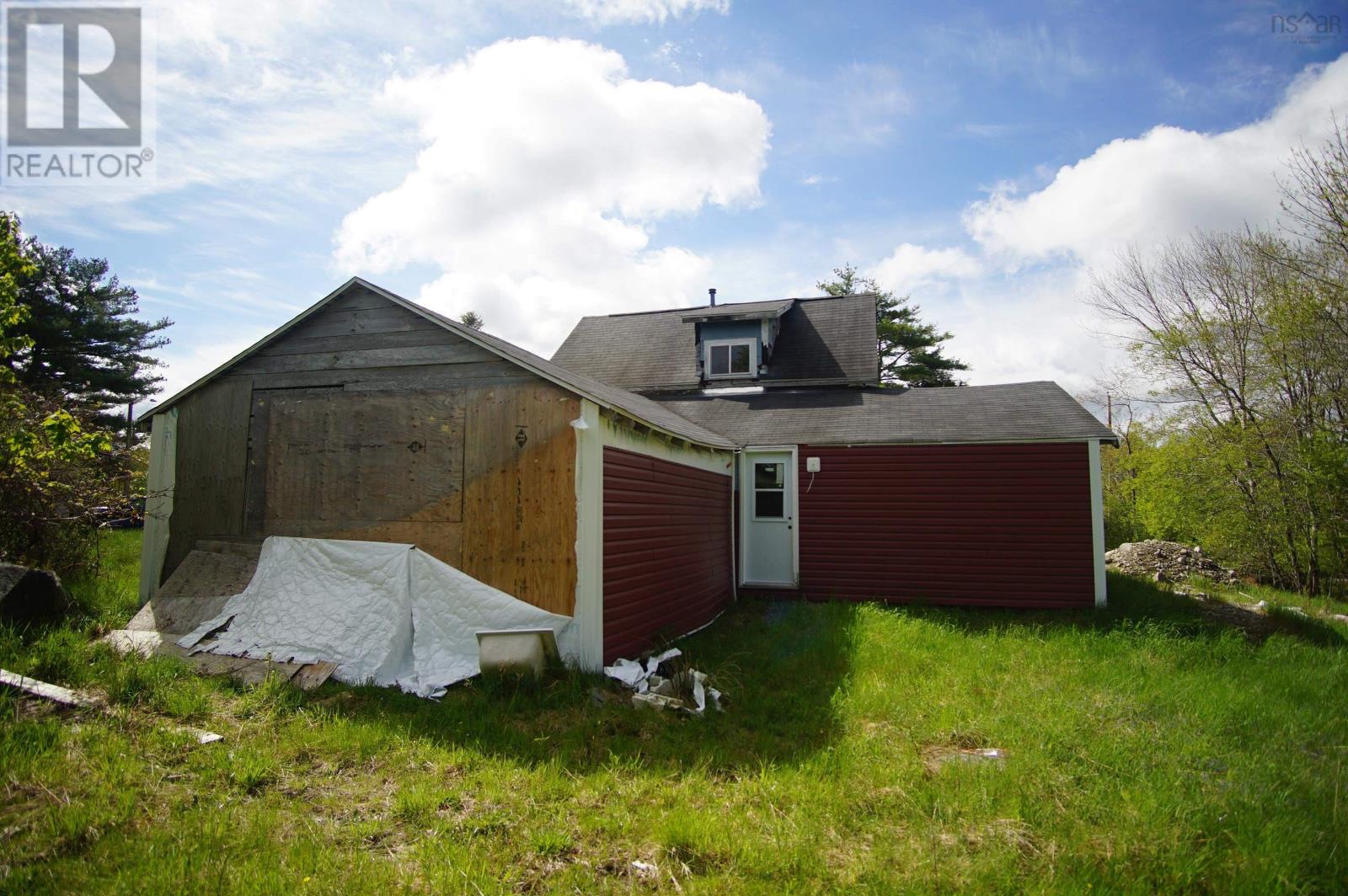 94 Transvaal Street, Shelburne, Nova Scotia  B0T 1W0 - Photo 6 - 202612241