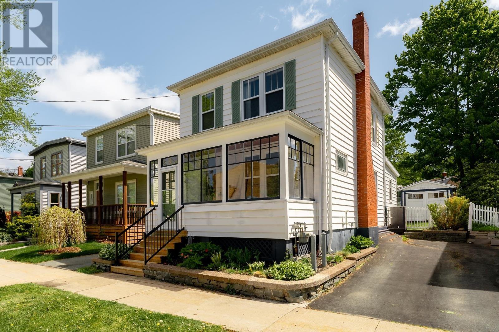 9 Hawthorne Street, dartmouth, Nova Scotia