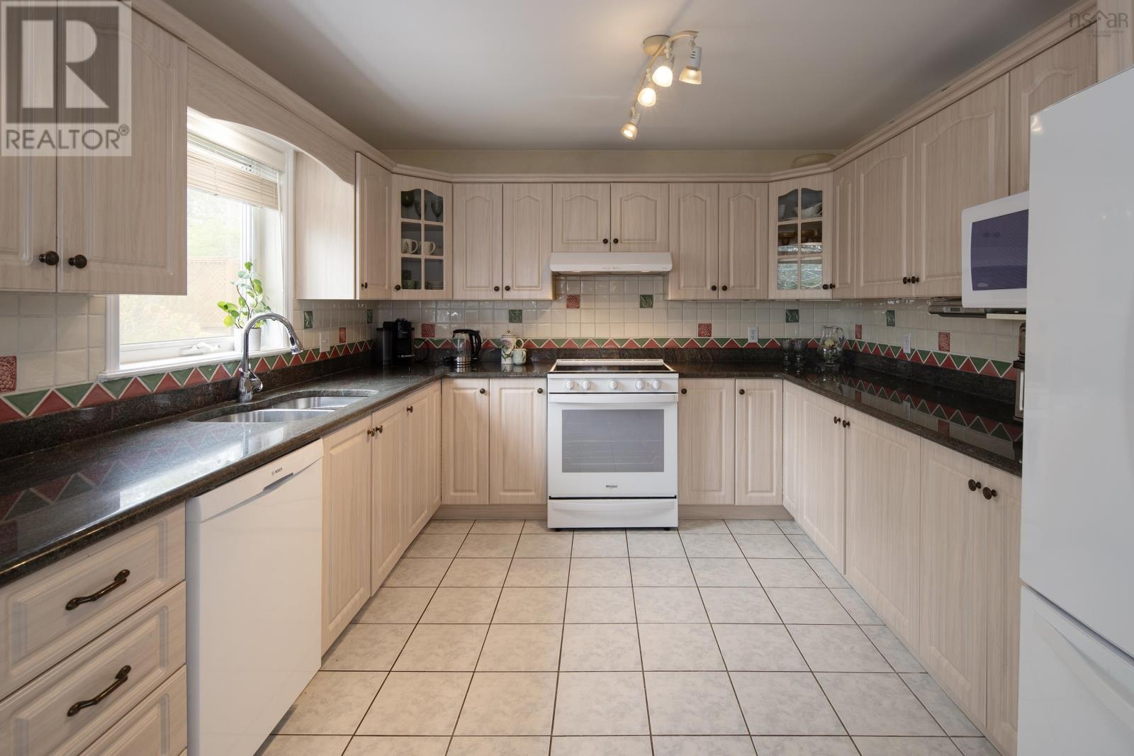 10 Blanchard Crescent, Bedford, Nova Scotia  B4A 4C5 - Photo 17 - 202612565