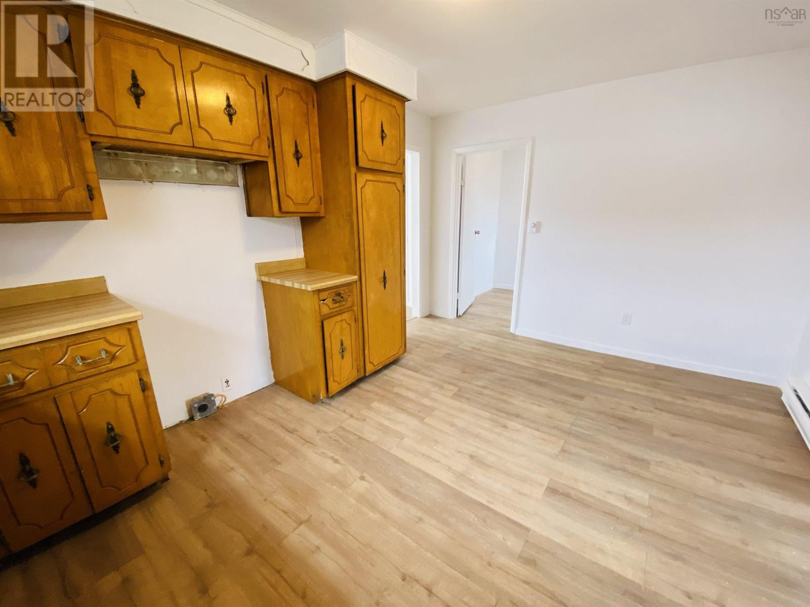 16 Seventh Street, Glace Bay, Nova Scotia  B1A 4K3 - Photo 4 - 202612774