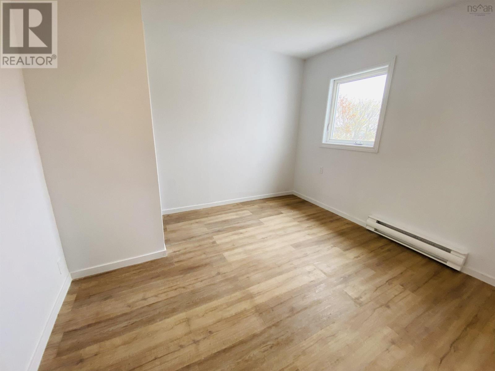 16 Seventh Street, Glace Bay, Nova Scotia  B1A 4K3 - Photo 7 - 202612774
