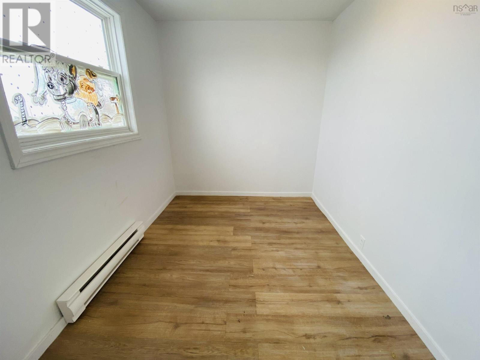 16 Seventh Street, Glace Bay, Nova Scotia  B1A 4K3 - Photo 9 - 202612774
