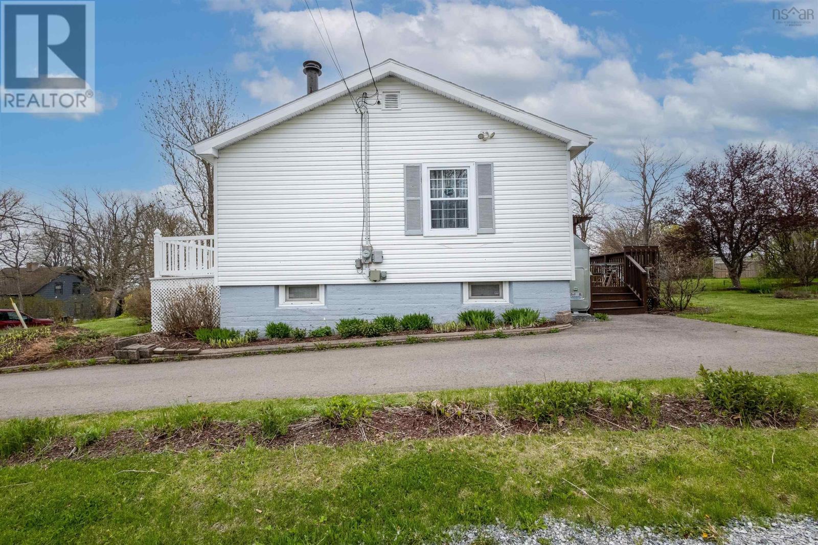11 Maclean Street, Sydney Mines, Nova Scotia  B1V 1E1 - Photo 4 - 202612794