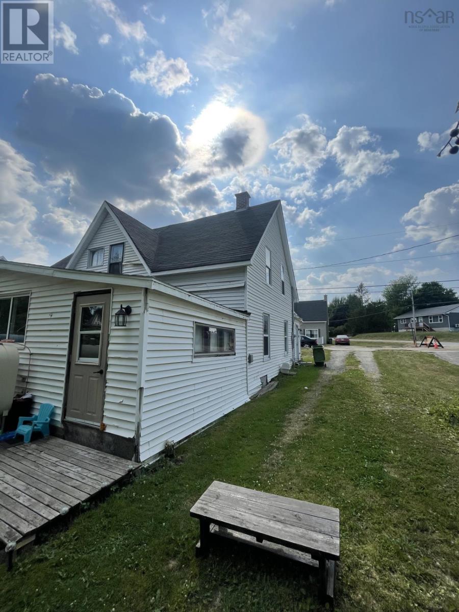 113 Rutherford Street, Stellarton, Nova Scotia  B0K 1S0 - Photo 4 - 202612801