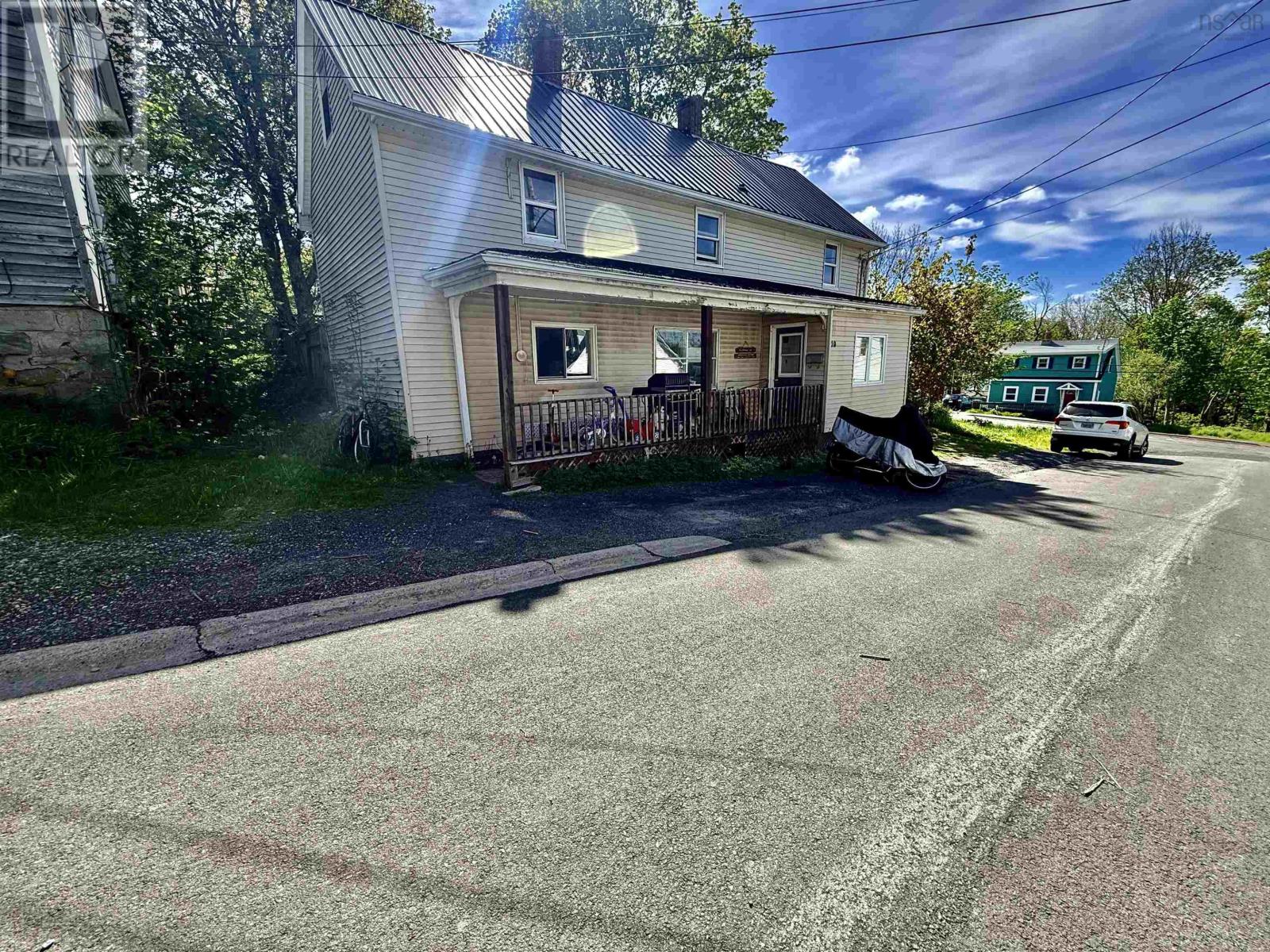 10 Victoria Street, Pictou, Nova Scotia  B0K 1H0 - Photo 2 - 202612812