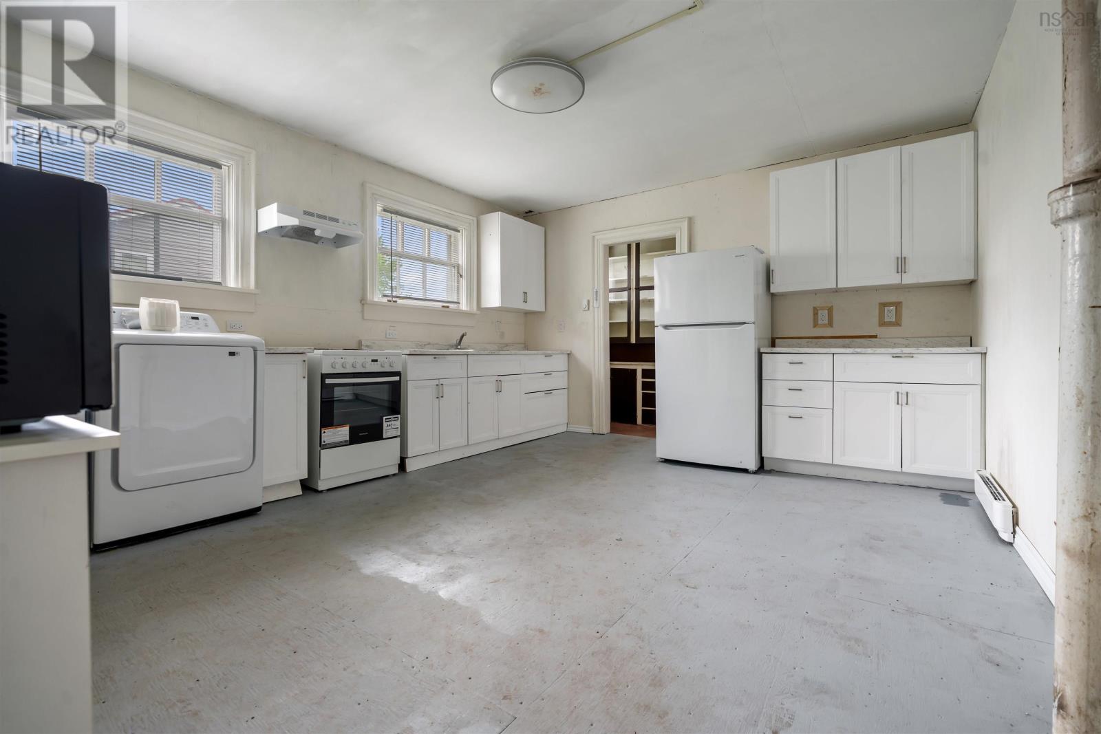 15 Mcdougal Street, Springhill, Nova Scotia  B0M 1X0 - Photo 11 - 202612814