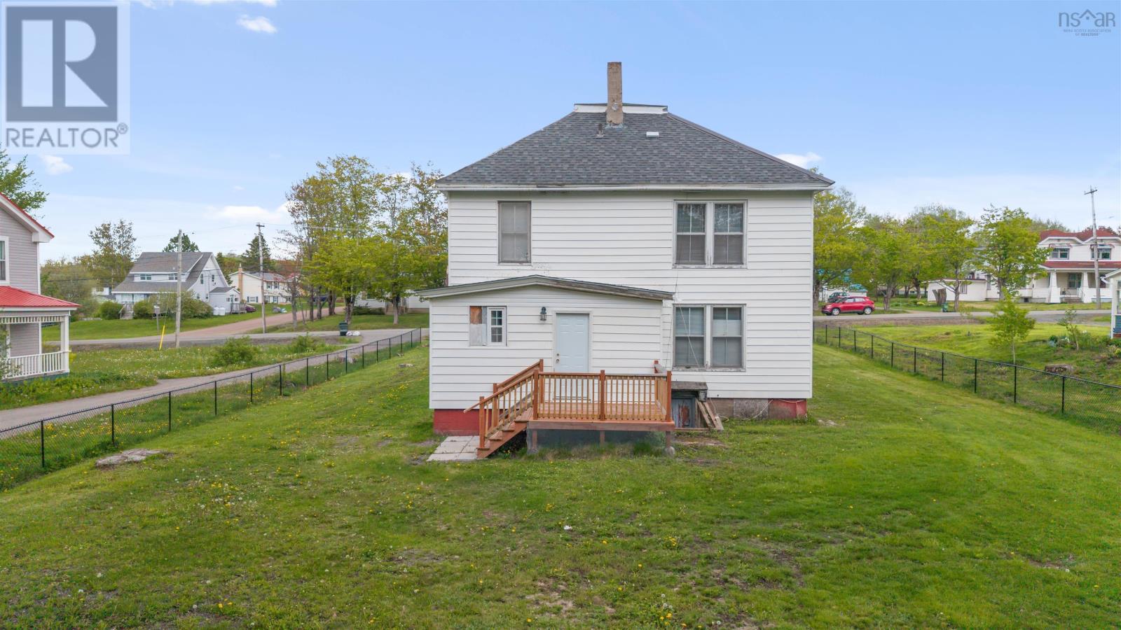 15 Mcdougal Street, Springhill, Nova Scotia  B0M 1X0 - Photo 3 - 202612814
