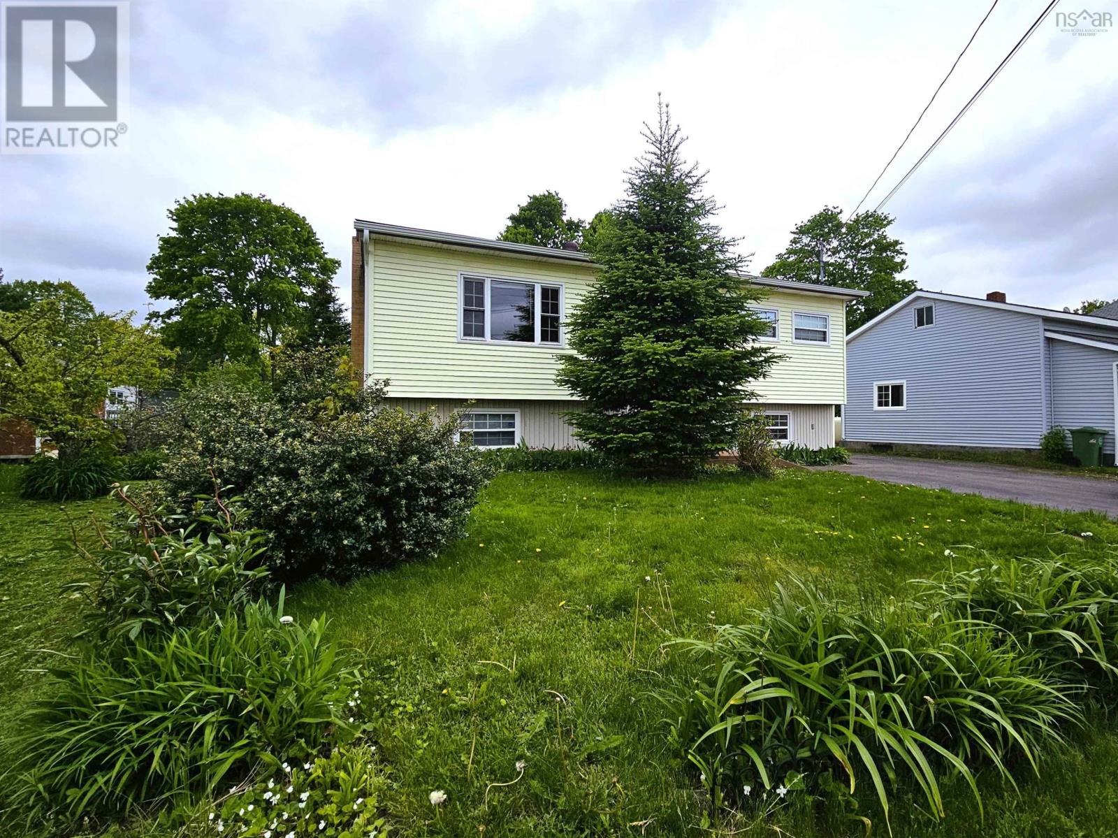 49 Hill Street, amherst, Nova Scotia