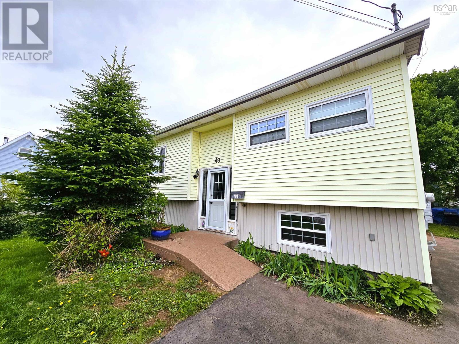 49 Hill Street, Amherst, Nova Scotia  B4H 2N2 - Photo 5 - 202612862