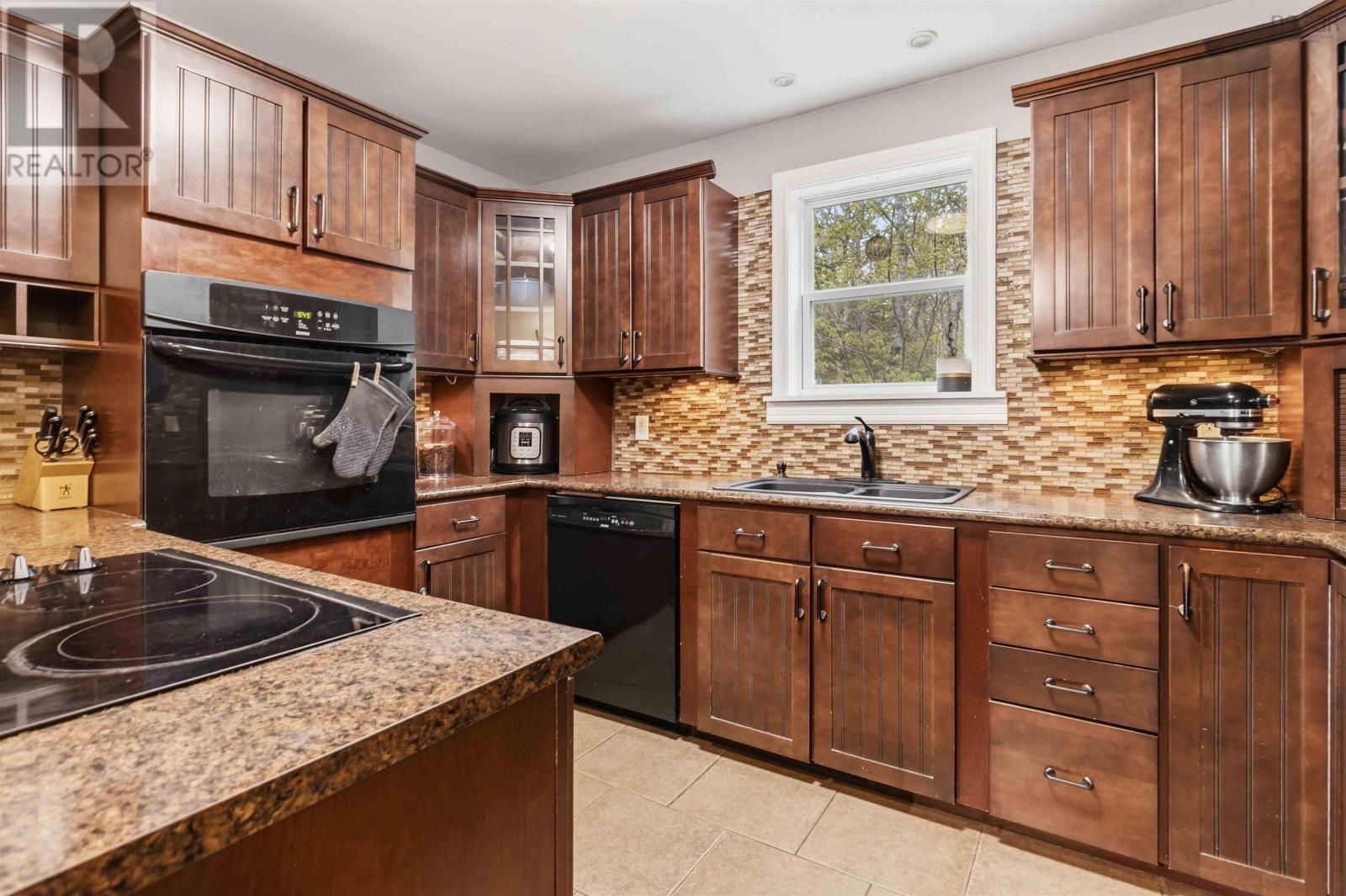 100 Clayton Drive, Hubbards, Nova Scotia  B0J 1T0 - Photo 9 - 202612906