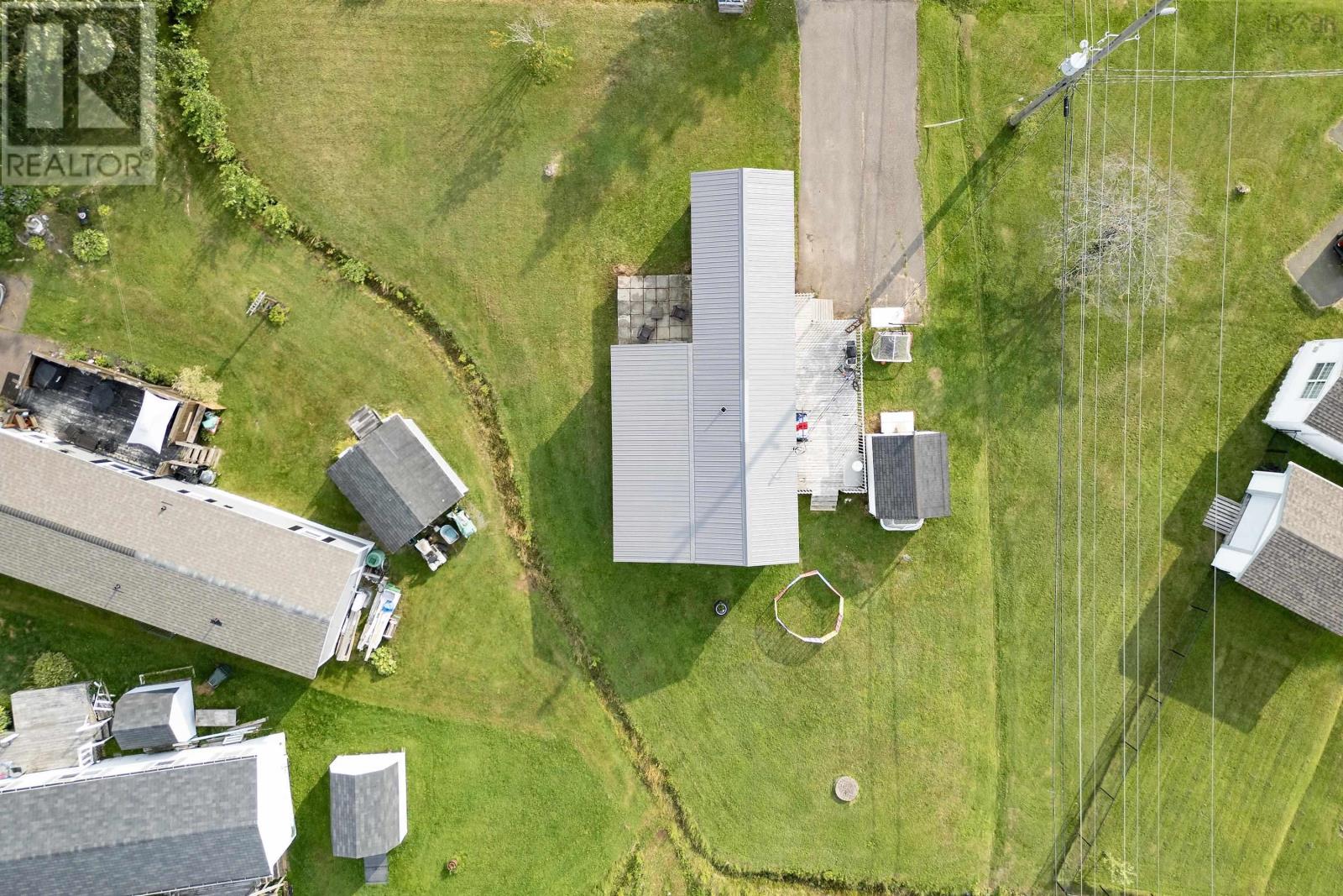 16 Lorne Crescent, Amherst, Nova Scotia  B4H 4B7 - Photo 3 - 202612911