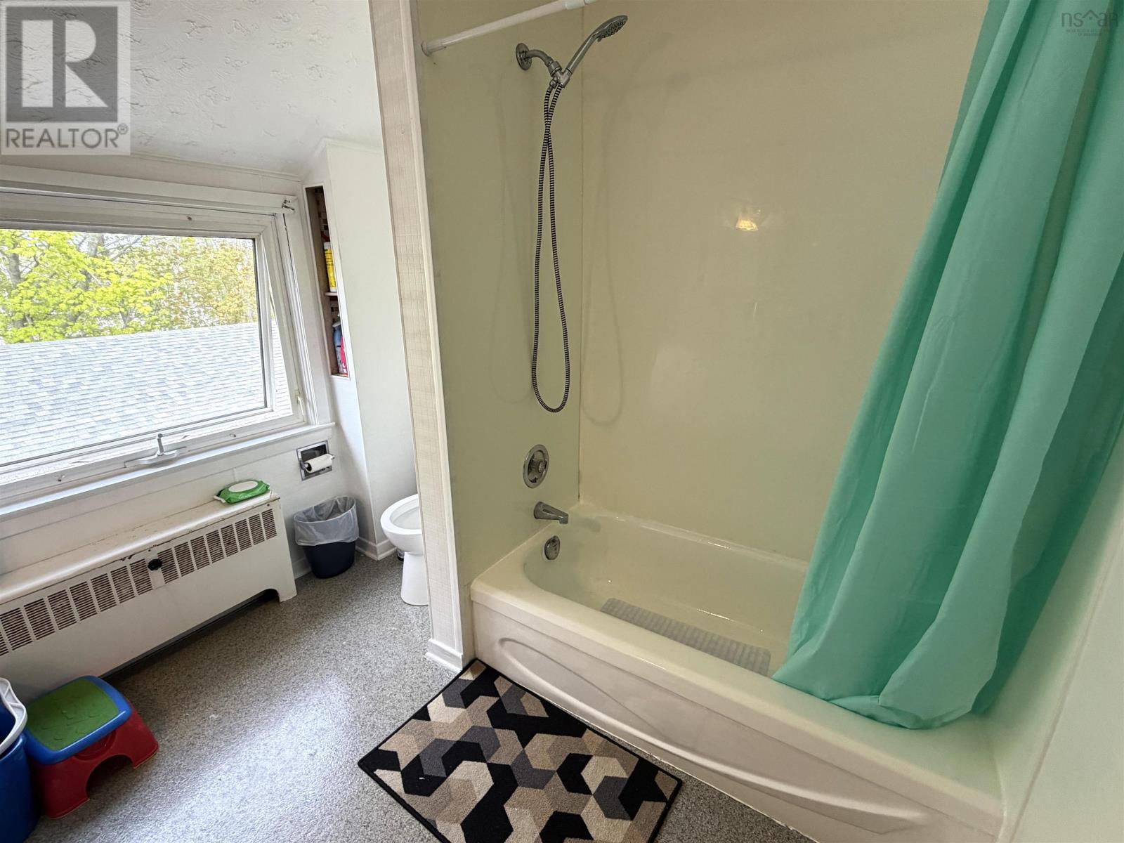 215 Cottage Road, Sydney, Nova Scotia  B1P 2E7 - Photo 18 - 202613165
