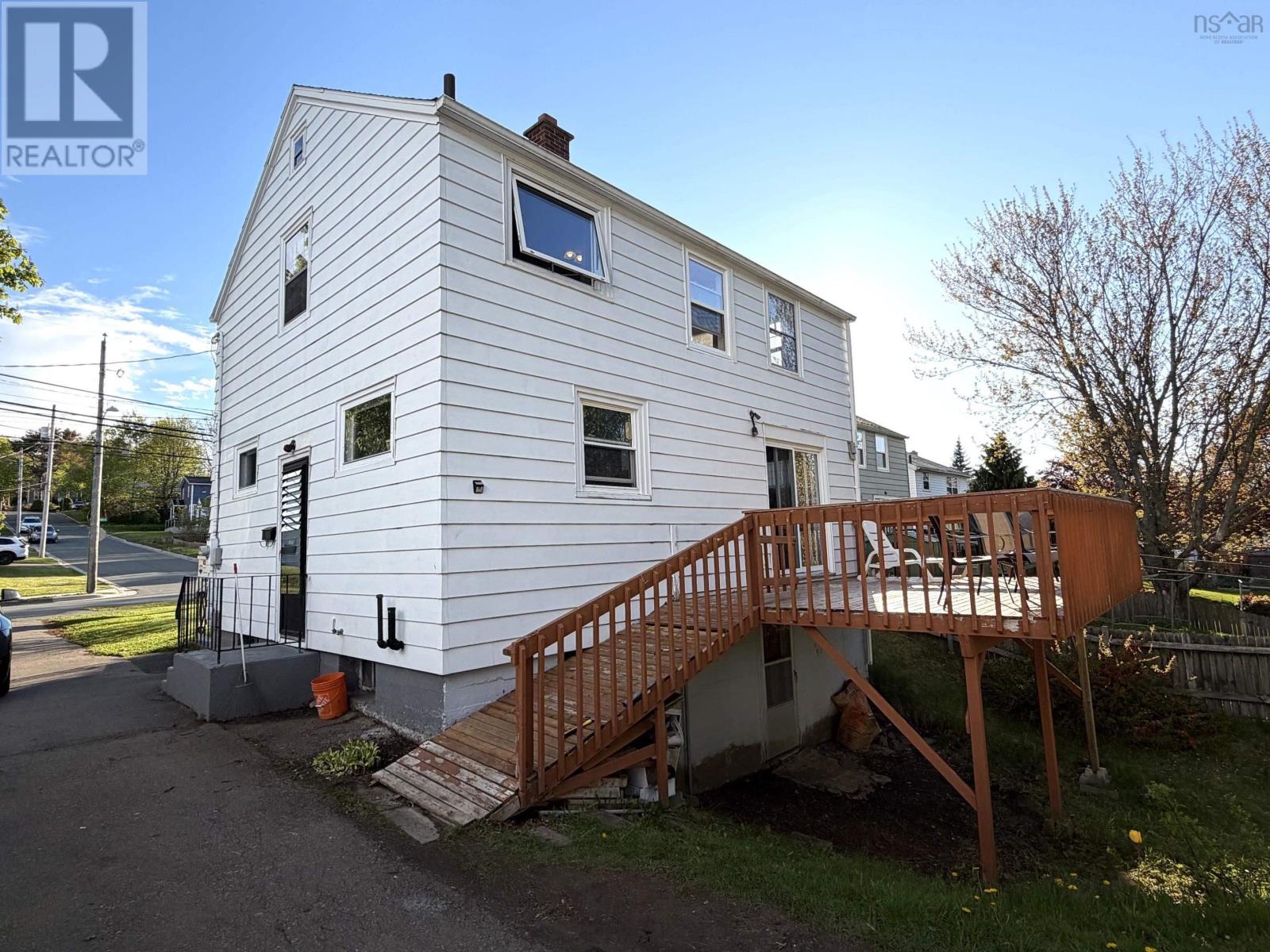 215 Cottage Road, Sydney, Nova Scotia  B1P 2E7 - Photo 3 - 202613165