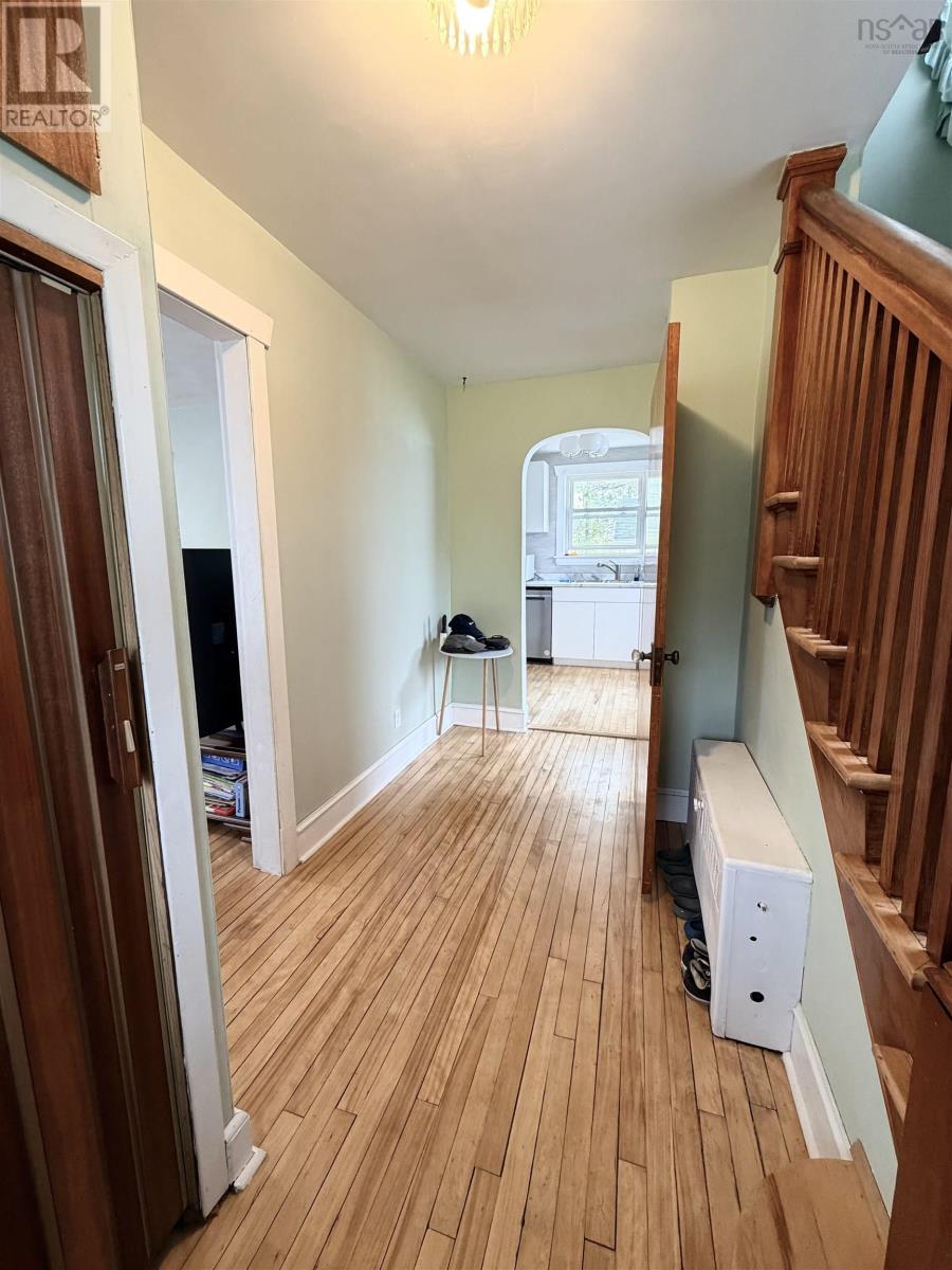 215 Cottage Road, Sydney, Nova Scotia  B1P 2E7 - Photo 5 - 202613165