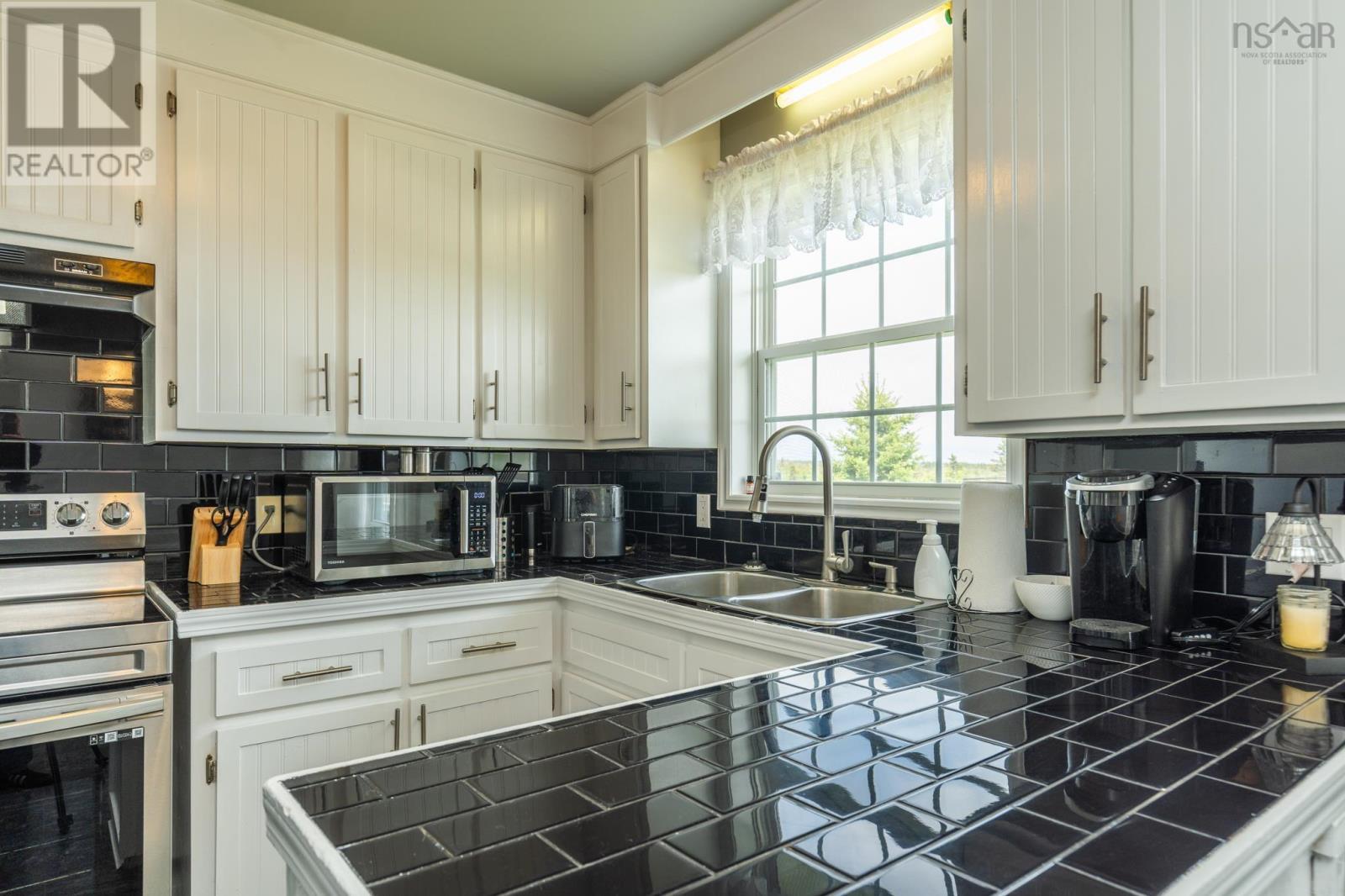1331 Main Shore Road, Sandford, Nova Scotia  B5A 5K8 - Photo 6 - 202613178