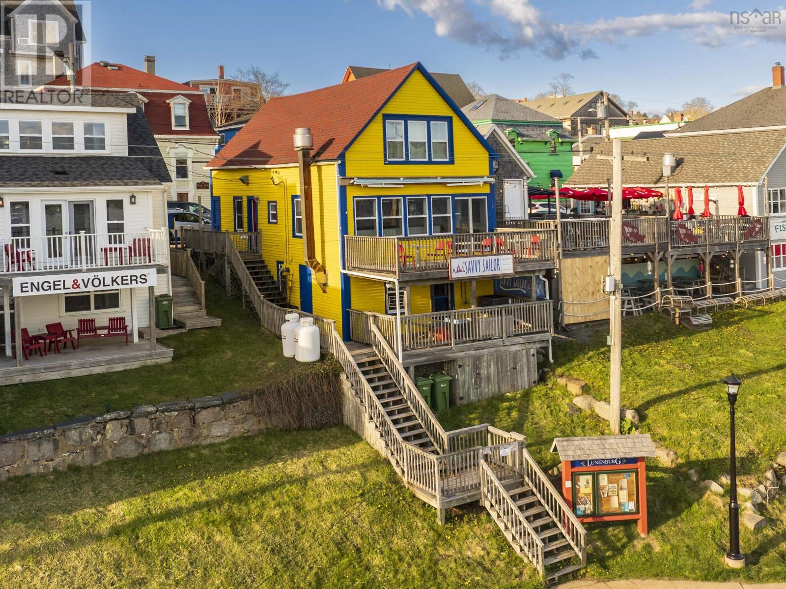 100 Montague Street, Lunenburg, Nova Scotia  B0J 2C0 - Photo 2 - 202613351