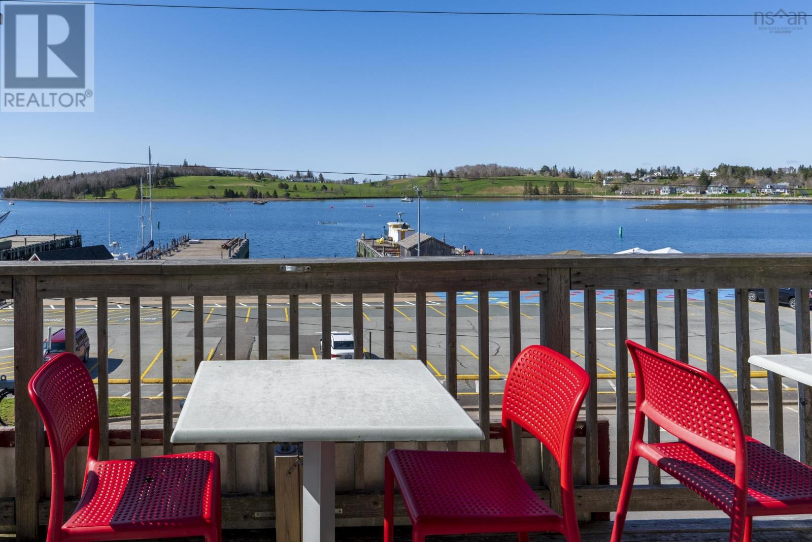 100 Montague Street, Lunenburg, Nova Scotia  B0J 2C0 - Photo 36 - 202613351