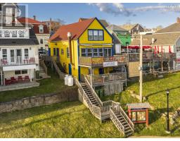 100 Montague Street, lunenburg, Nova Scotia