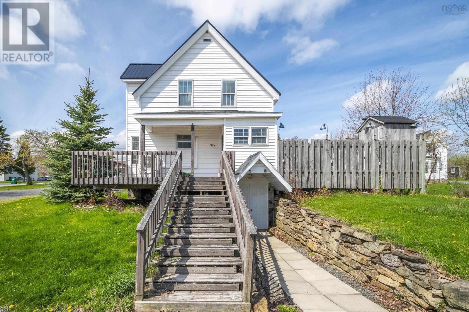 102 North Foord Street, Stellarton, Nova Scotia  B0K 1S0 - Photo 2 - 202613608