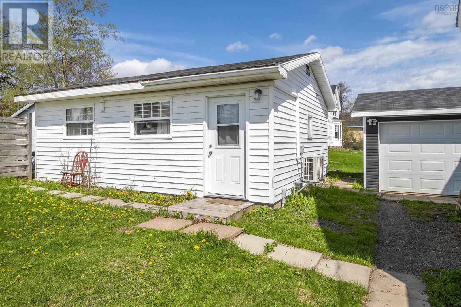 102 North Foord Street, Stellarton, Nova Scotia  B0K 1S0 - Photo 4 - 202613608