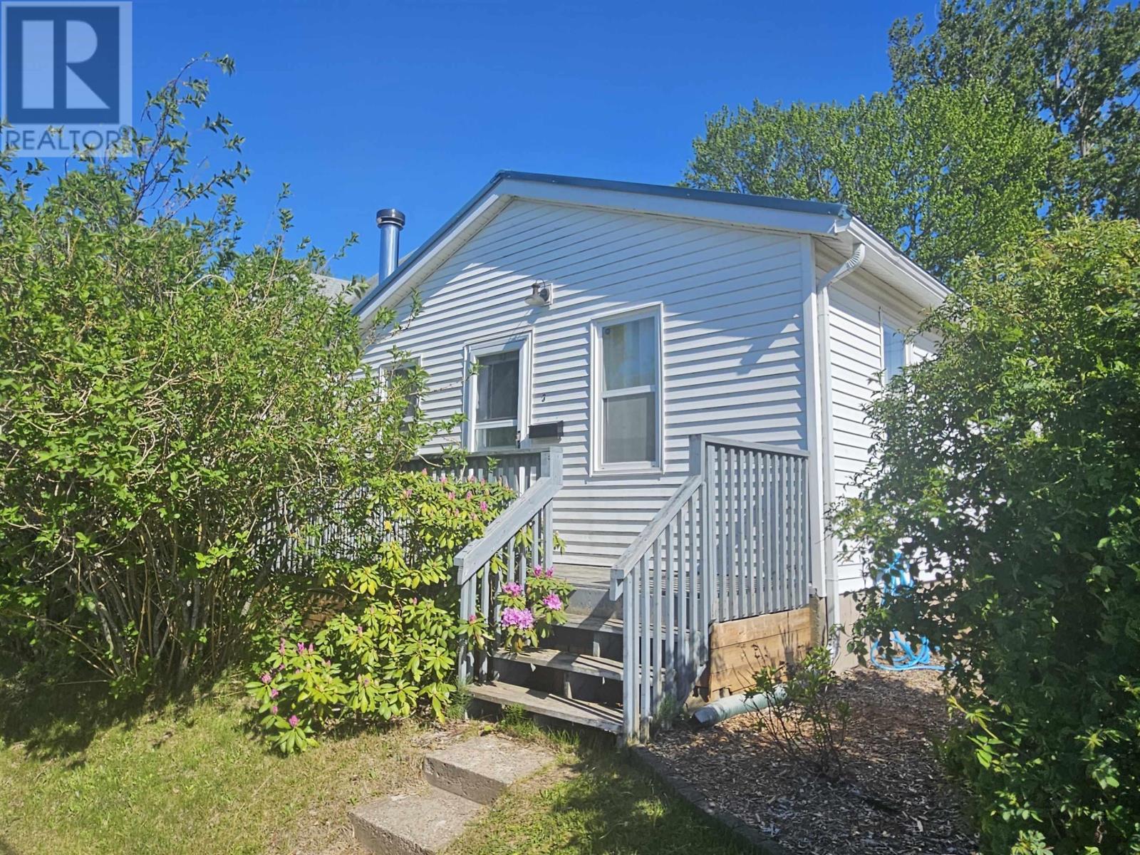 3 Beacon Street, Amherst, Nova Scotia  B4H 1P1 - Photo 3 - 202613970