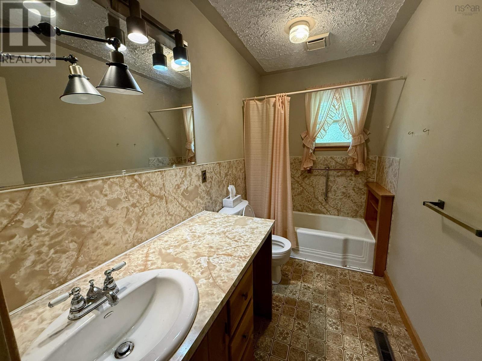 674 Hammonds Plains Road, Bedford, Nova Scotia  B4B 1A7 - Photo 15 - 202613986