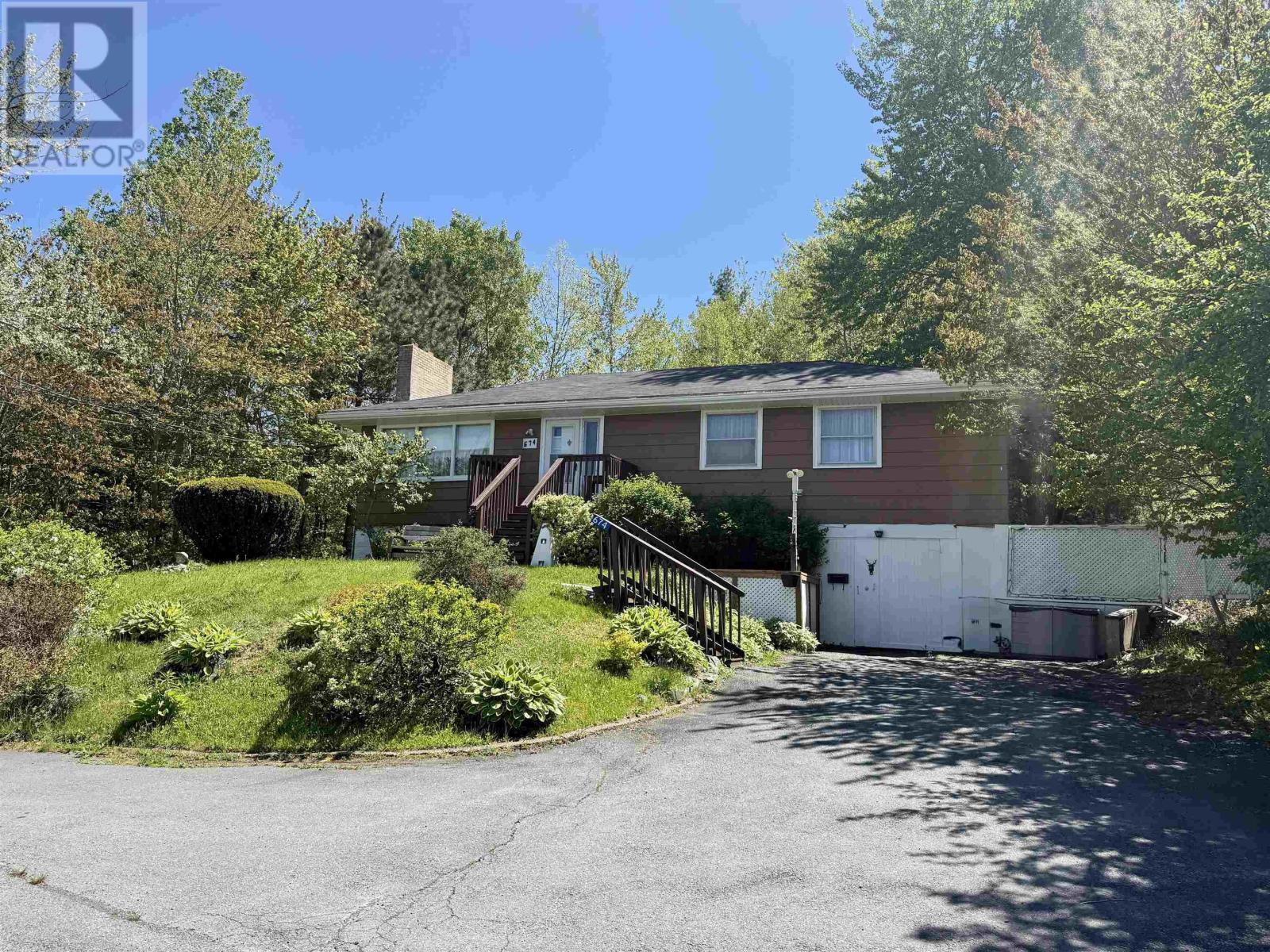 674 Hammonds Plains Road, Bedford, Nova Scotia  B4B 1A7 - Photo 2 - 202613986