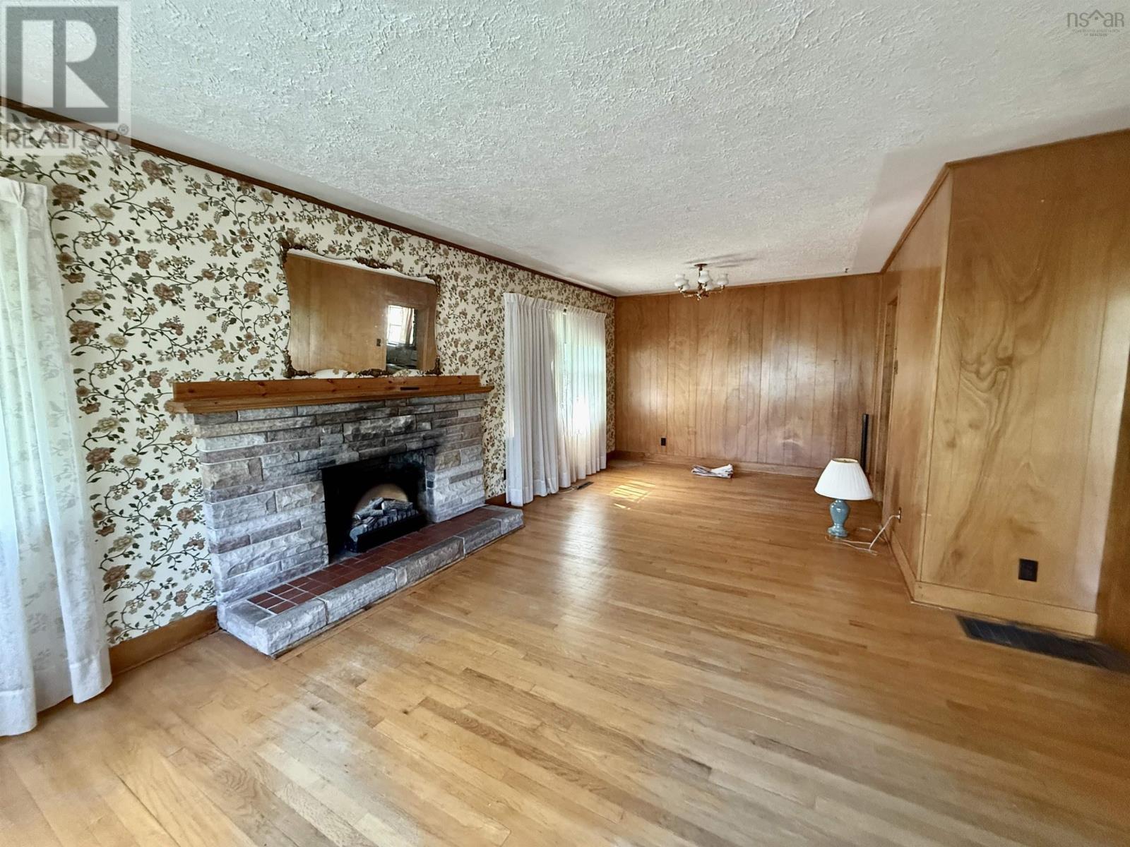 674 Hammonds Plains Road, Bedford, Nova Scotia  B4B 1A7 - Photo 5 - 202613986