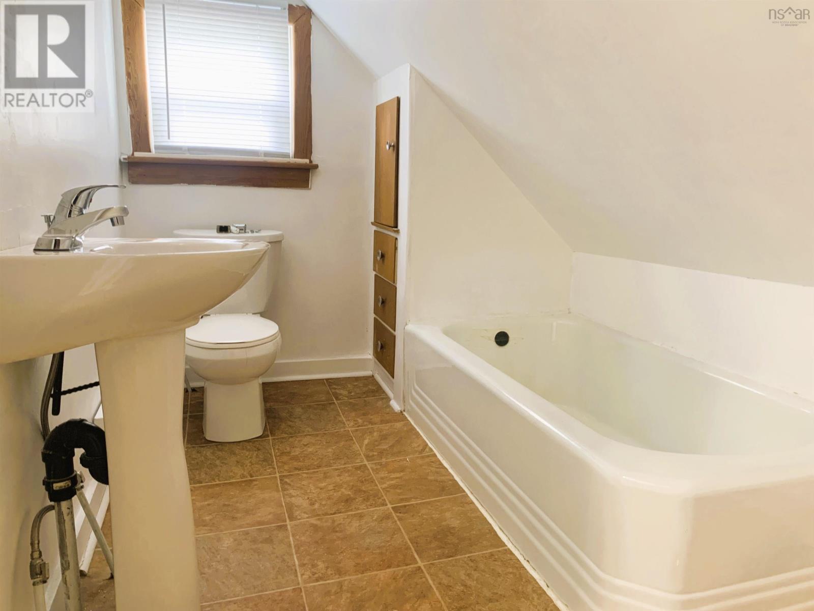 9 Clarke Street, Springhill, Nova Scotia  B0M 1X0 - Photo 23 - 202614014