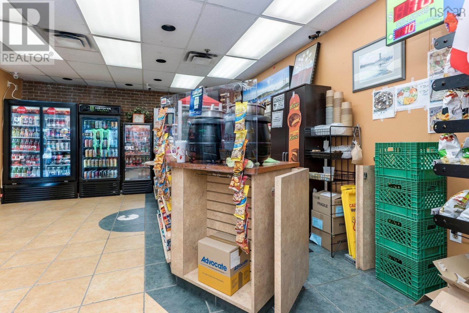 Smoke Shop 7071 Bayers Road, Halifax, Nova Scotia  B3L 2C2 - Photo 11 - 202614363