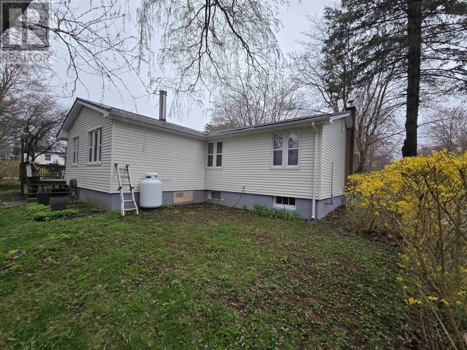 27 Smith Avenue, Bridgewater, Nova Scotia  B4V 1Y2 - Photo 46 - 202614410