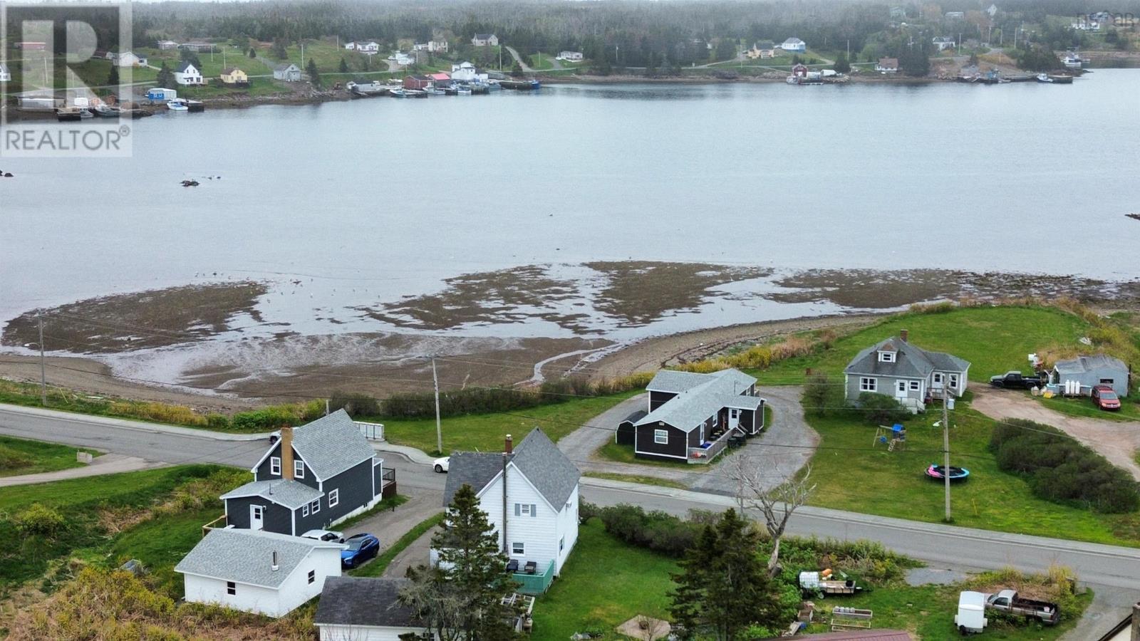 11 Havenside Road, Louisbourg, Nova Scotia  B1C 1N5 - Photo 9 - 202614432